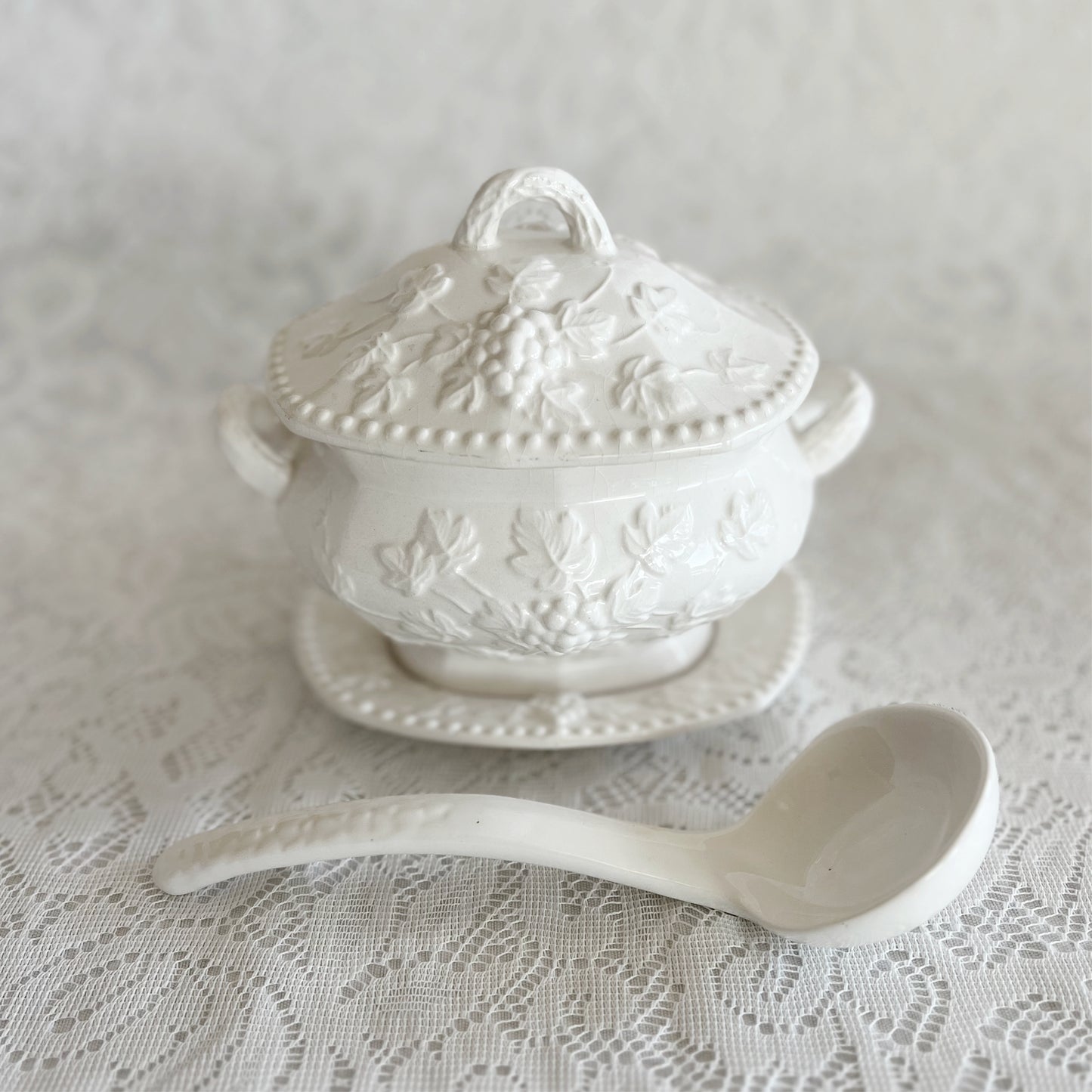 Vintage Arnart Milk White Gravy Boat with Underplate, Lid, and Ladle