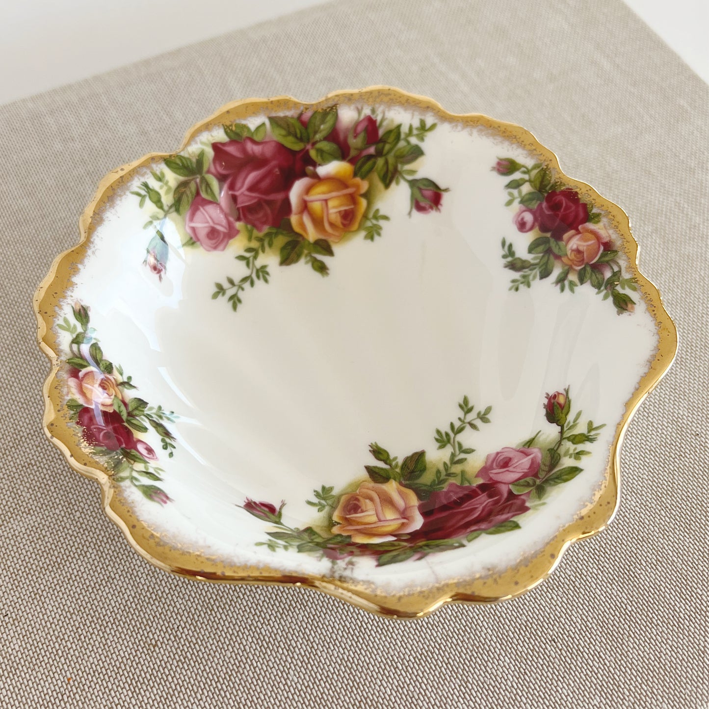 Vintage Royal Albert Old Country Roses Berry Bowl