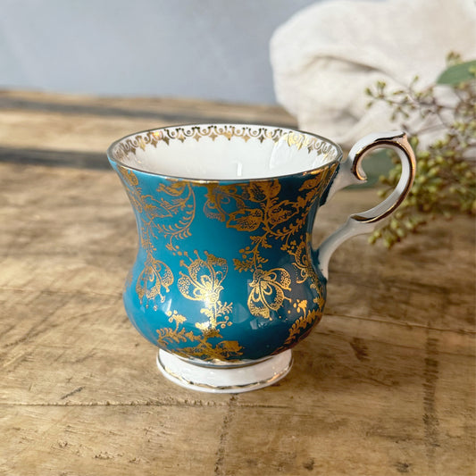 Vintage Elizabethan Bone China Petite Footed Cup
